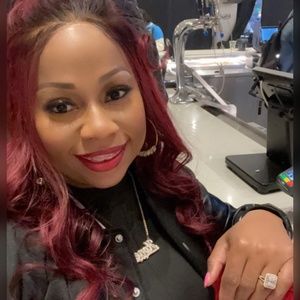 Meet your Posher, Tia